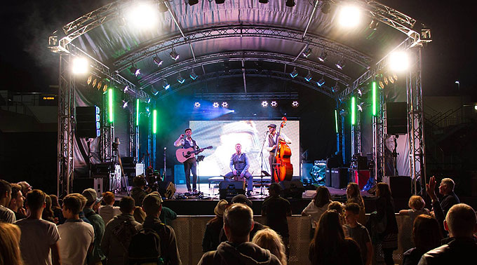 The Royal Ts Pier Approach