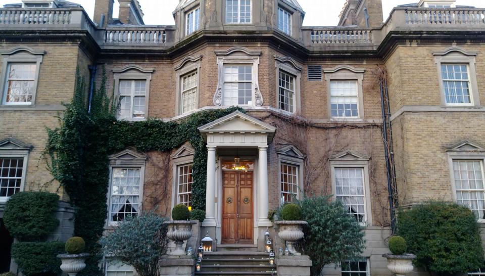 Hampton Court House v2 1