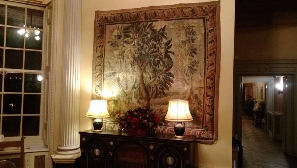 Hampton Court House v2 1